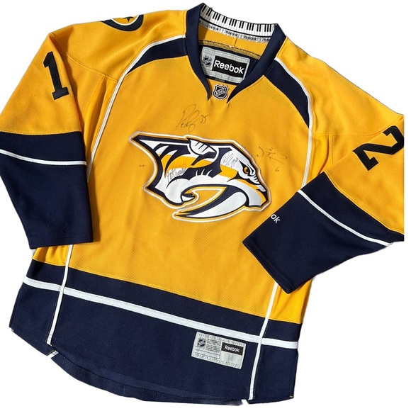 REEBOK / NASHVILLE PREDATORS / NHL GOLD RARE MIKE FISHER #12 SIGNED JERSEY - Picture 2 of 13